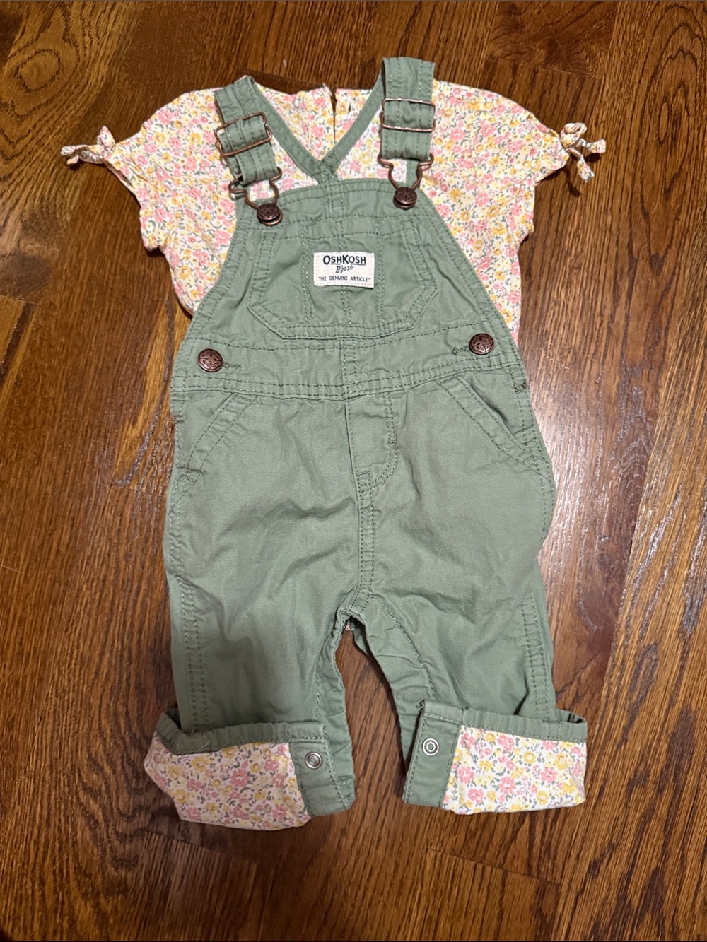 OshKosh B'gosh Green Overalls with Floral Shirt